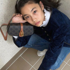 [정호연]celine 타부 스트랩 클러치(탠/트리옹프 캔버스)