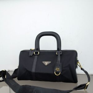 [국내배송]프라다 [PRADA] 수입고급 Prada Re-Edition 1978 medium top-handle bag