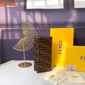 [국내배송]펜디 가죽 장지갑 브라운