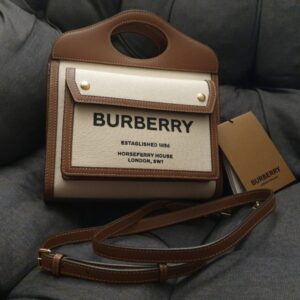 [국내배송]버버리 미니 투톤 캔버스 레더 포켓 백