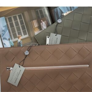 [국내배송]보테가베네타 위빙 나파 클러치