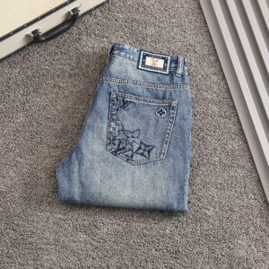 [국내배송]루이비통 신상 모노그램자수로고 골드파츠 스판 데님진