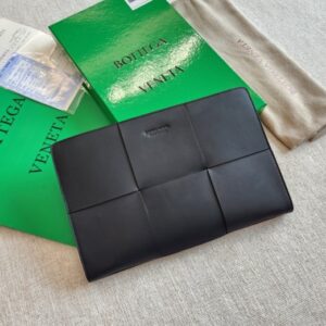 [국내배송]보테가 베네타 소가죽 우븐 클러치백