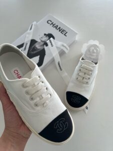 [국내배송]샤넬 트레이너 빈티지 스니커즈.