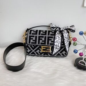 [국내배송]펜디 바게트 백